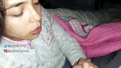 ПОГЛЪЩАМ ЦЯЛОТО НАТРУПАНО МЛЯКО НА СЪПРУГА СИ - ПОКАЗВАМ ЕЗИКА СИ СЪС СПЕРМА